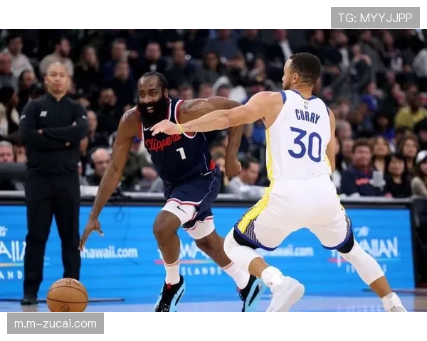 勇士赛程难度适中,与快船收官对决或成争夺前六关键战役 勇士赛程难度适中,与快船收官对决或成争夺前六关键战役